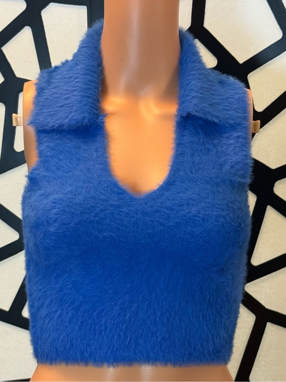 Day + Moon Fuzzy Collard V-Neck Crop Top Sweater ONLY NWT - Picture 2 of 4